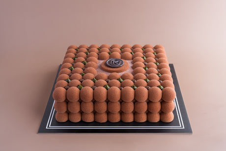 Pista Cube whole cake